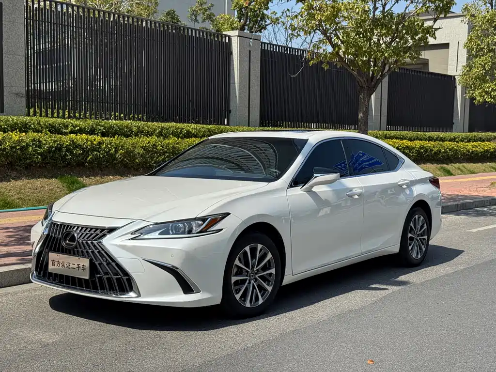 Lexus ES 2023 200 Excellence Edition