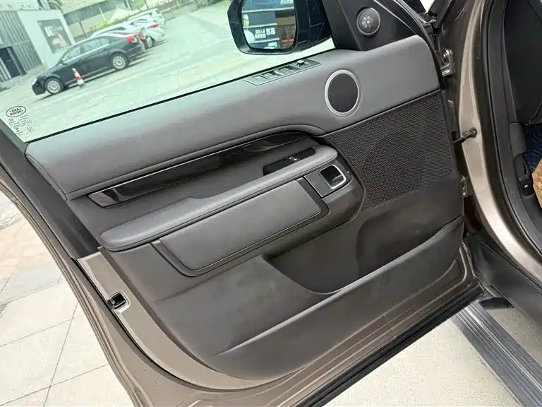 Land Rover Discovery 2017 3.0 SC V6 S