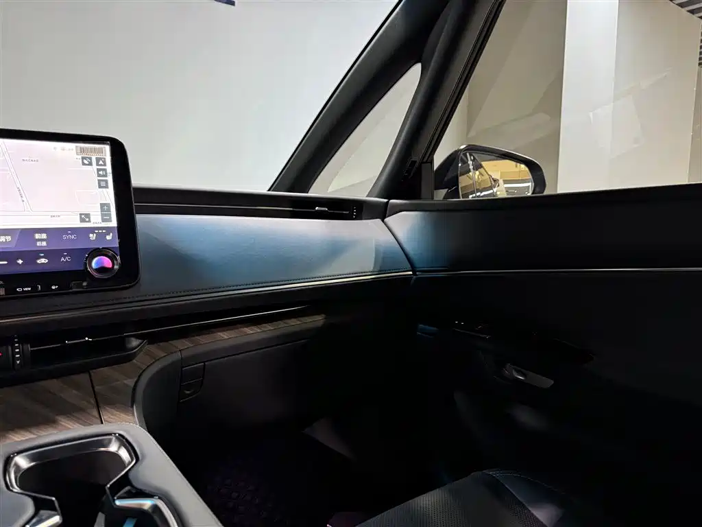Lexus LM 2023 350h 7-Seat Elegant Edition