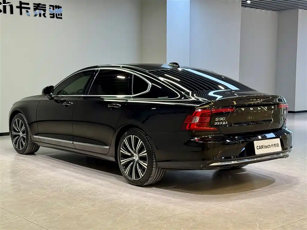 Volvo S90 2025 B5 Zhiyuan Luxury Edition
