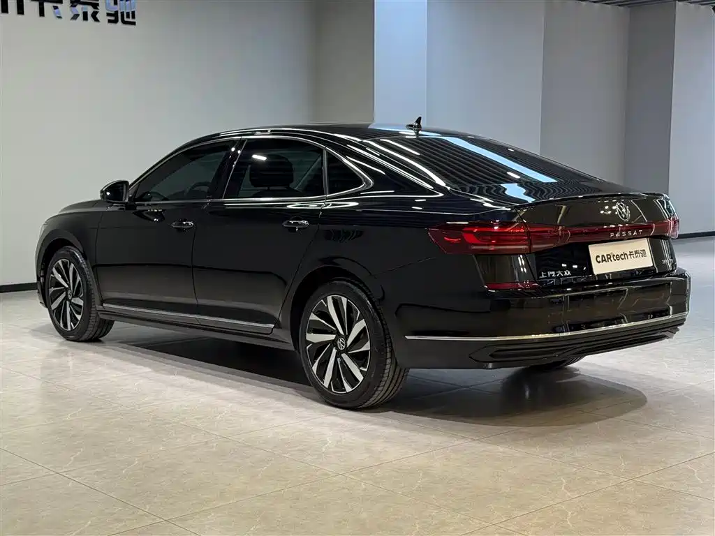 Volkswagen Passat 2025 Elite Edition 330TSI