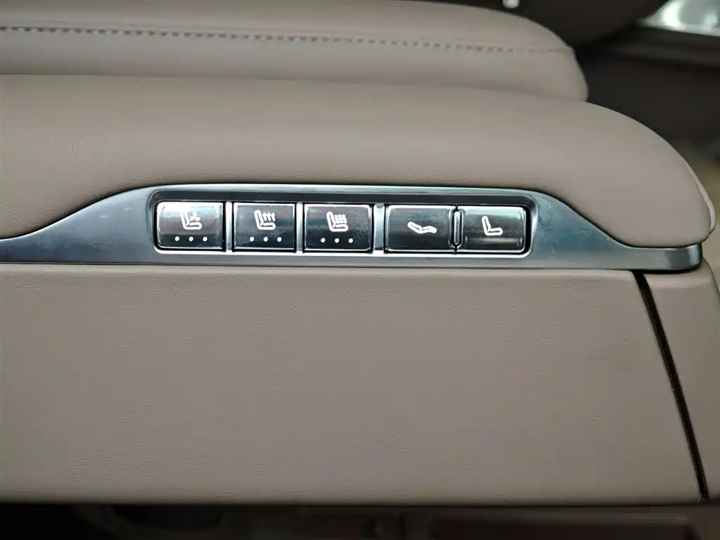 AITO M7 2026 EREV Max AWD 6-Seater (192-Line LiDAR)