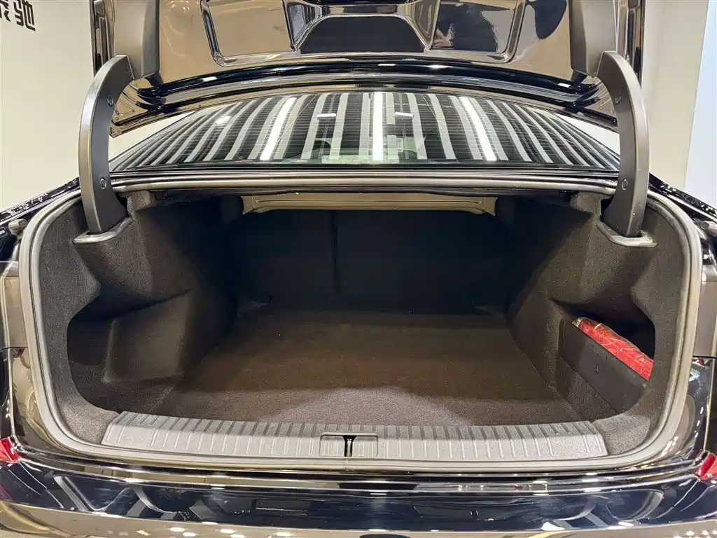 Volkswagen Passat 2024 380TSI Luxury Edition