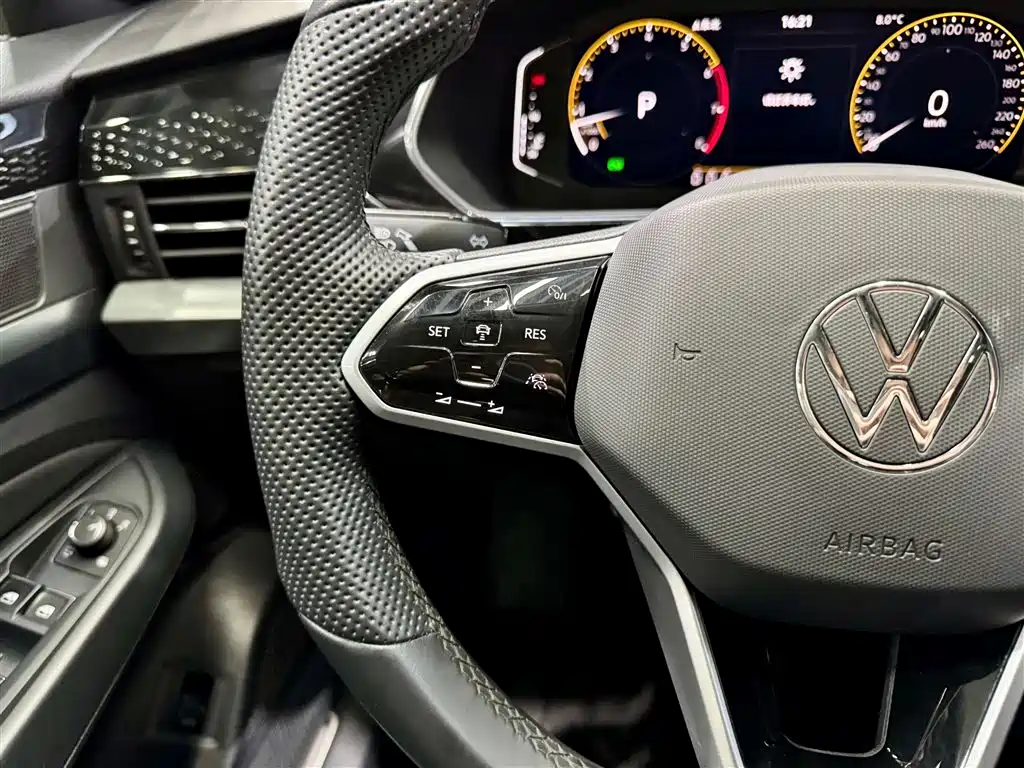 Volkswagen Passat 2024 380TSI Luxury Edition