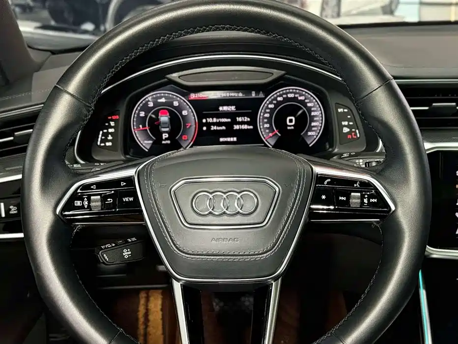 Audi A6L 2023 45 TFSI Quattro Dynamic Selection