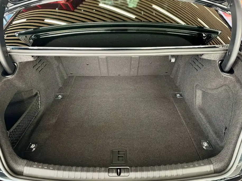 Audi A6L 2023 45 TFSI Quattro Dynamic Selection