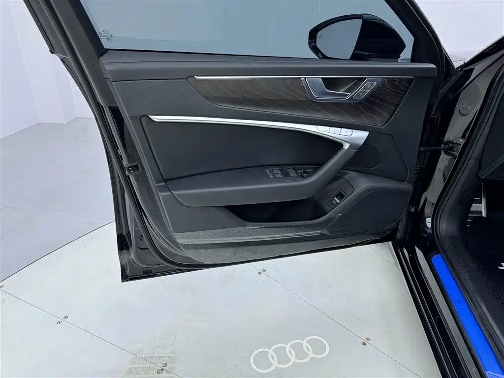 Audi A6L 2025 45 TFSI quattro Zhenxuan Dynamic Edition