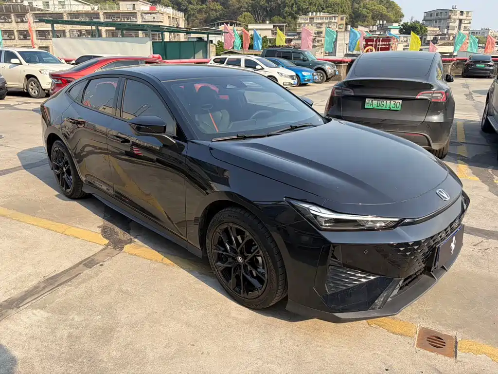 Changan UNI-V 2024 1.5T Premium Edition