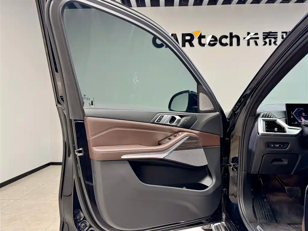 BMW X5 2023 xDrive40Li M Sport Package