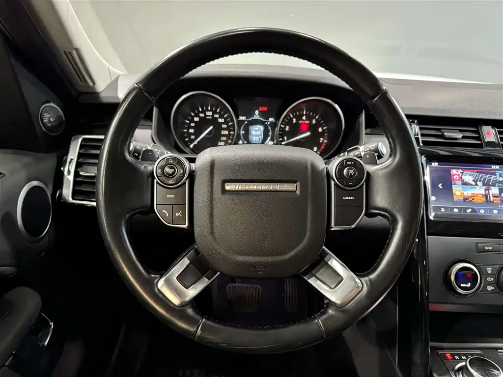 Land Rover Discovery 2018 3.0 SC V6 SE