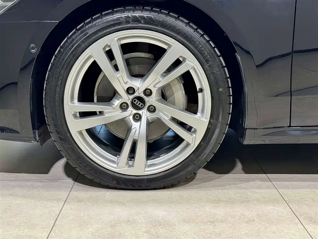 Audi A7L 2024 45 TFSI quattro S-line Jianyuan Edition Liujing Package