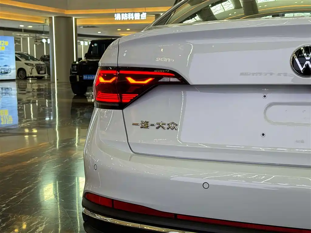 Volkswagen Sagitar 2025 Facelift 300TSI DSG Feiyue Edition