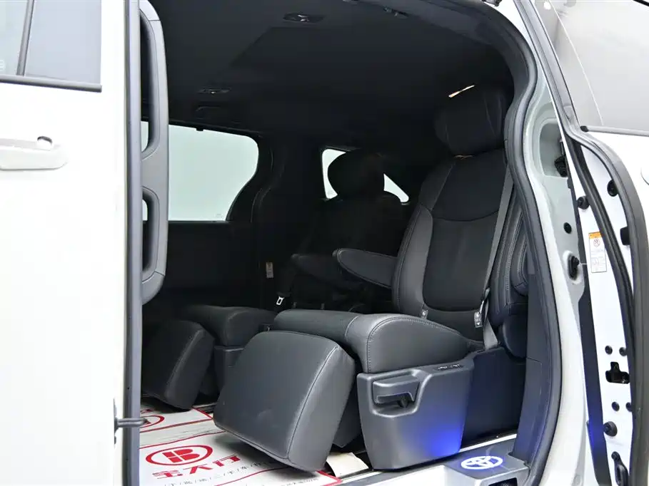 Toyota Sienna 2021 2.5L Hybrid Premium Edition