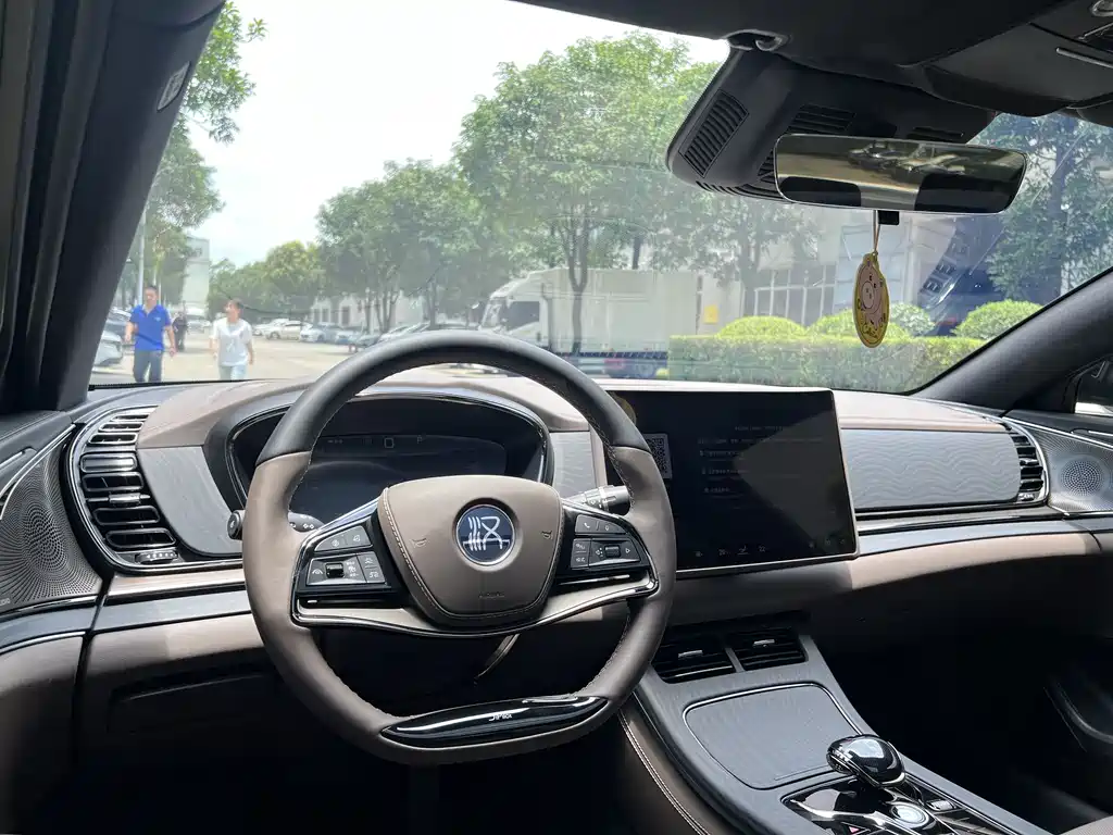 BYD Han 2025 DM-i Intelligent Driving Edition 125KM Premium