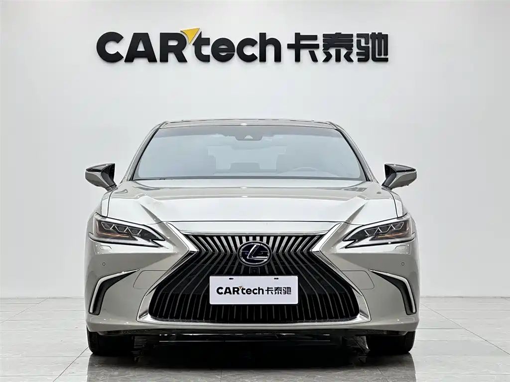 Lexus ES 300h Executive Edition