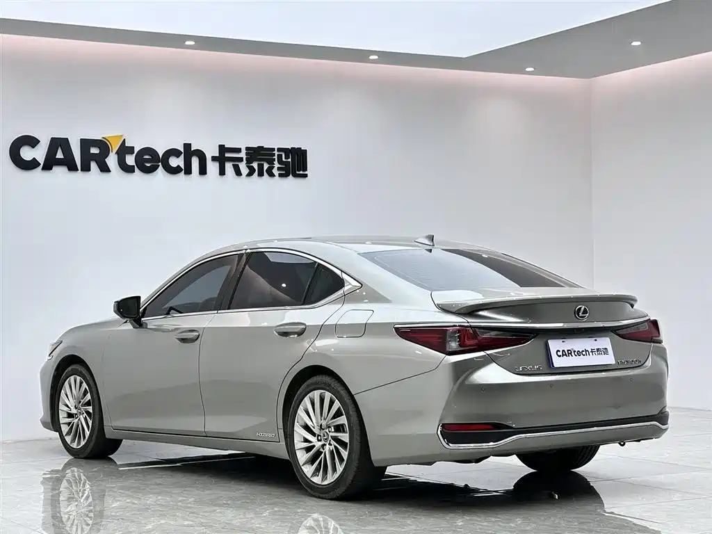 Lexus ES 300h Executive Edition