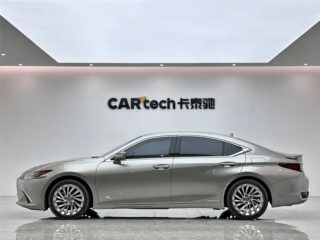 Lexus ES 300h Executive Edition
