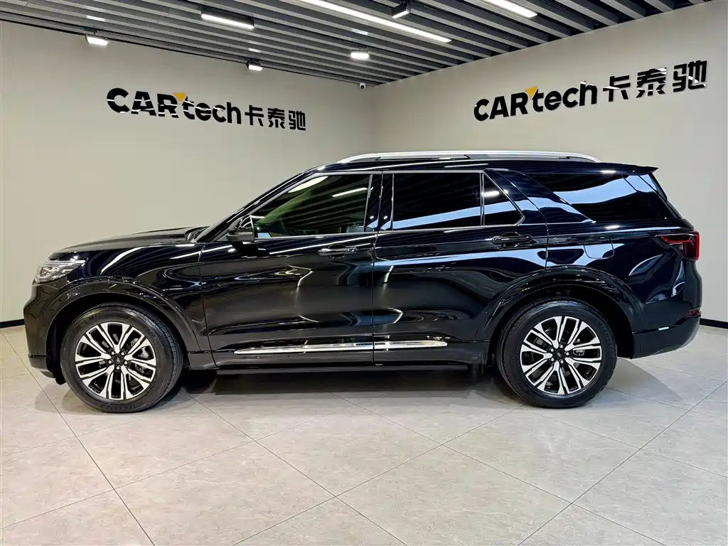 2024 Ford Explorer 2.3T EcoBoost 4WD Titanium Edition 7-Seater