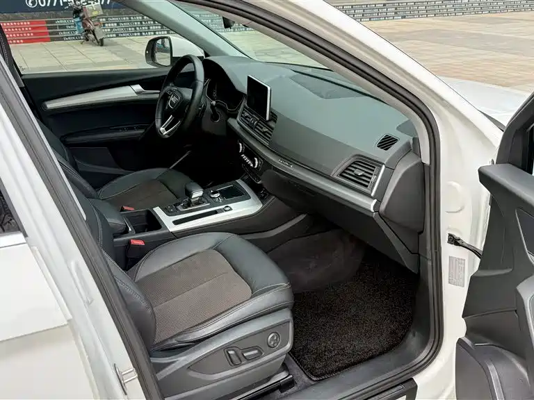 Audi Q5L 2018 40 TFSI Fashion Edition