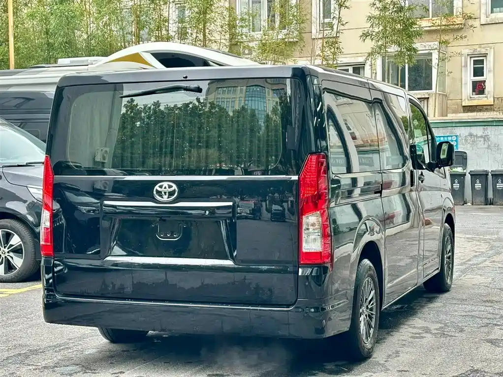 Toyota Hiace 2025 3.5L Automatic