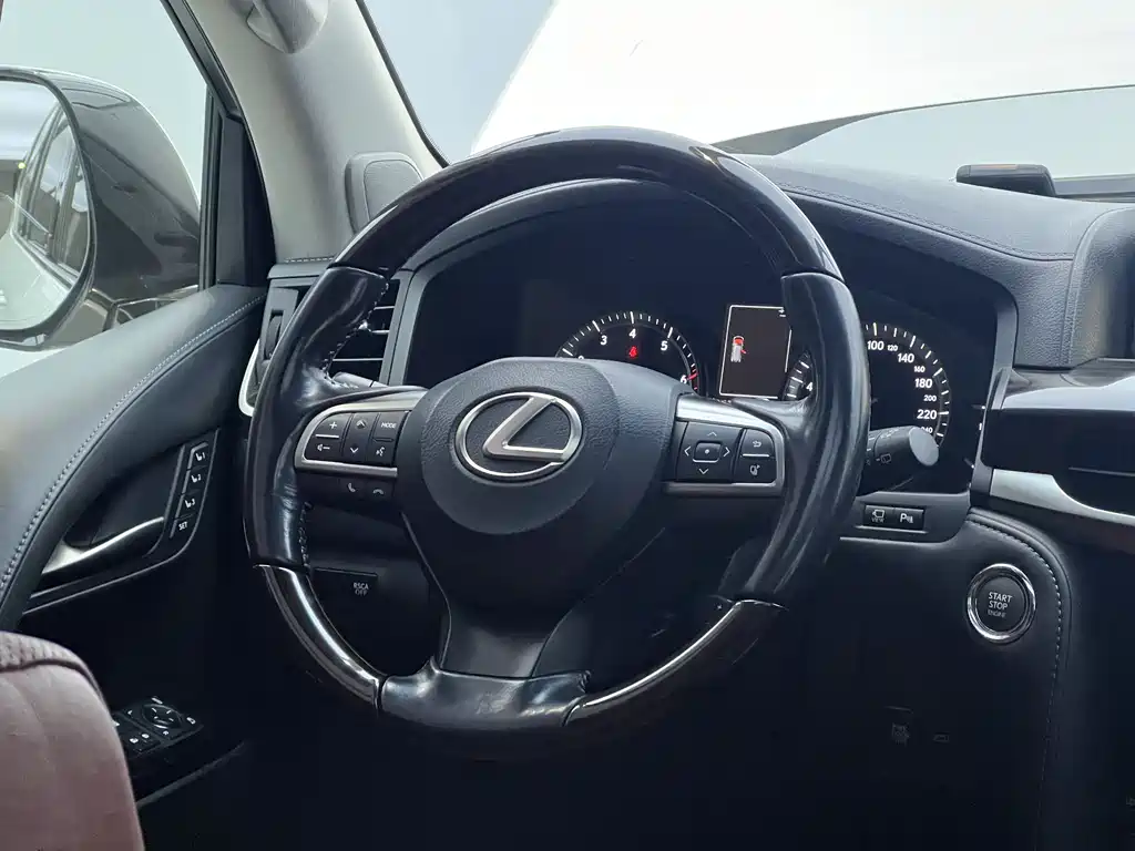 Lexus LX 2016 570 Dynamic Luxury Edition