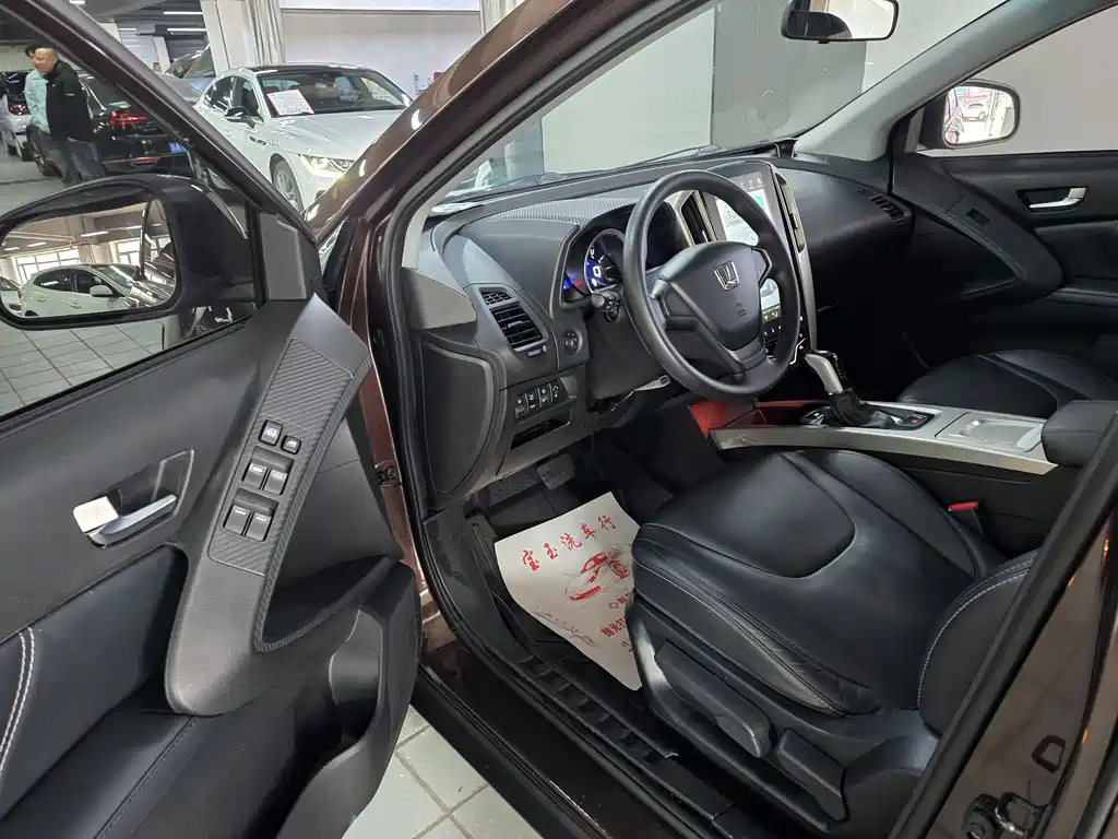 Luxgen U6 SUV 2016 1.8T Fashion Value Edition