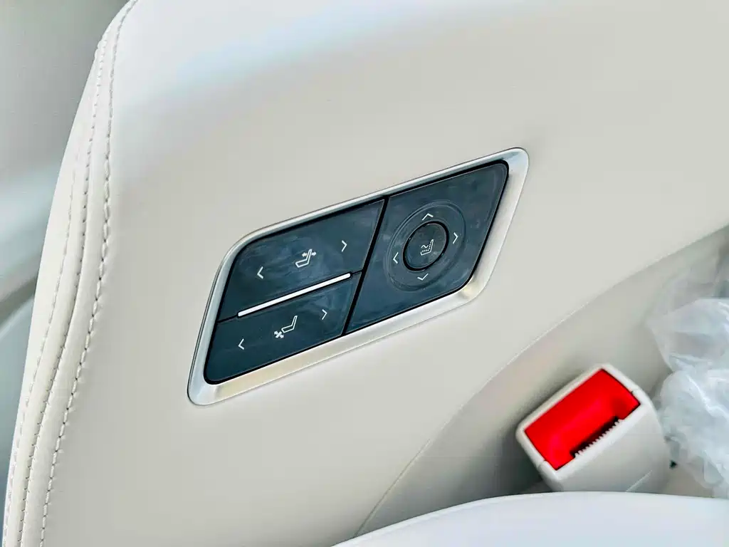 Buick GL8 PHEV 2024 Avenir Luxury Edition 6-Seater