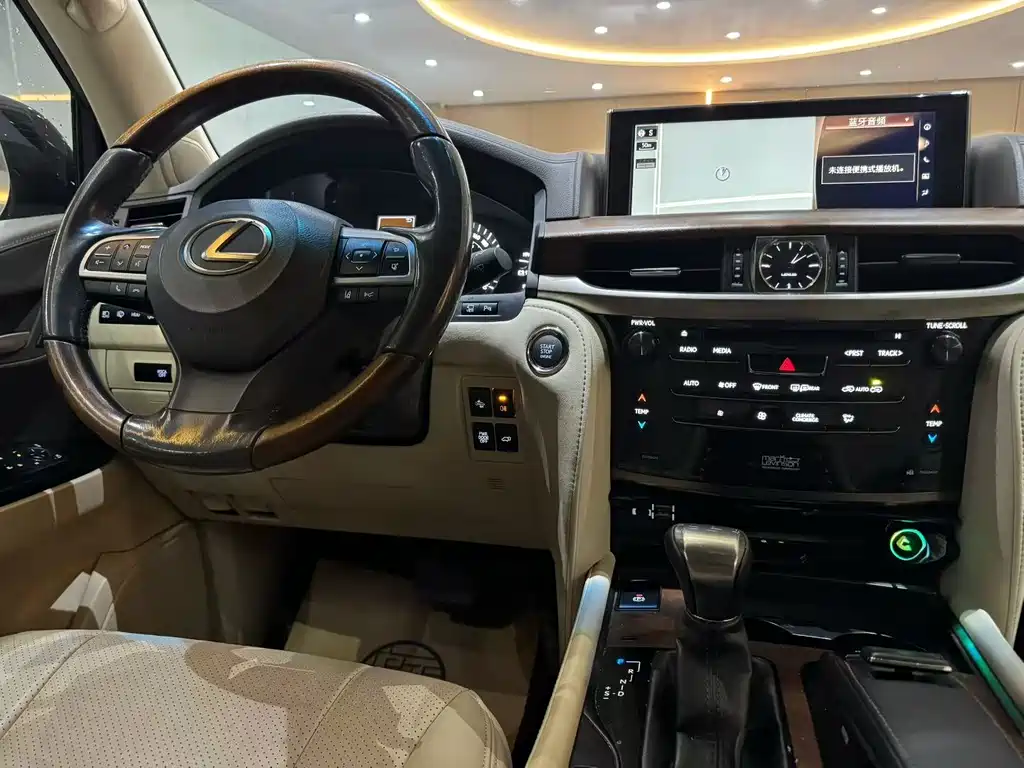 Lexus LX 570 2015 Middle East Edition