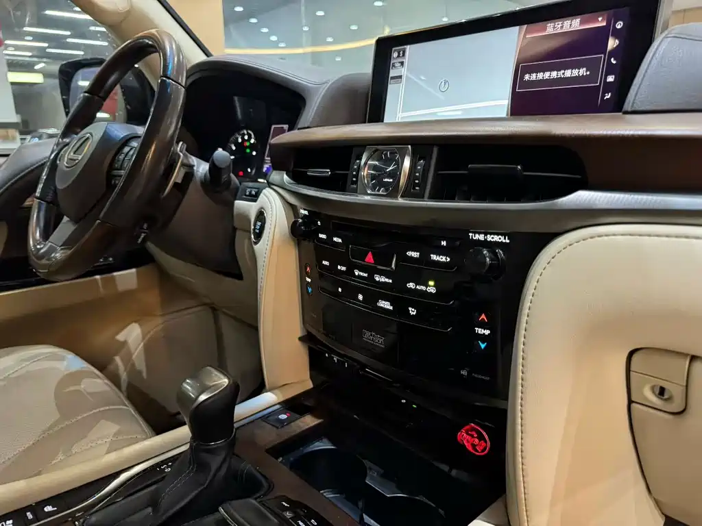 Lexus LX 570 2015 Middle East Edition