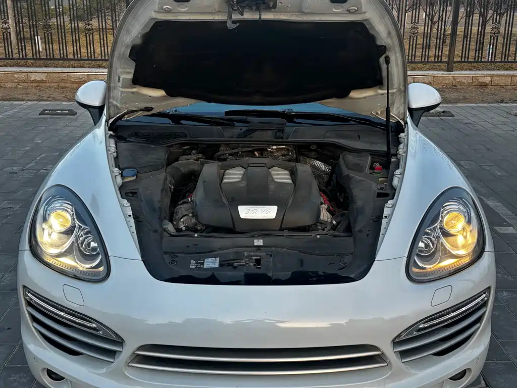 Cayenne 2014 Cayenne Platinum Edition 3.0T
