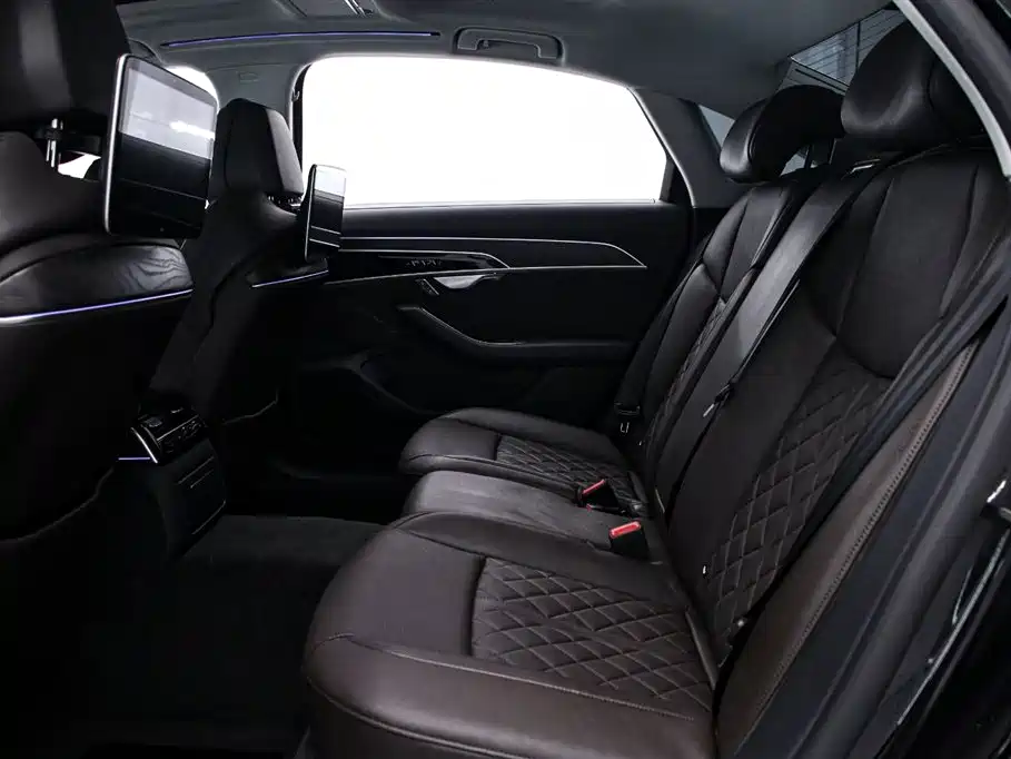 Audi A8L 50 TFSI quattro Comfort 2021