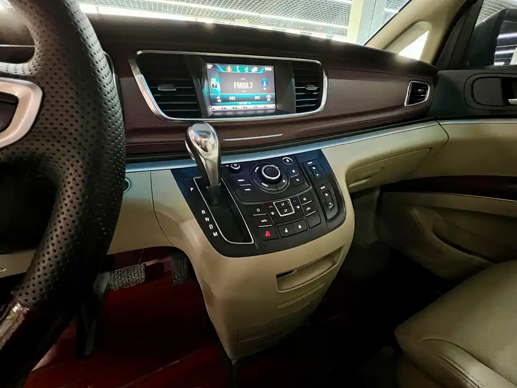 Buick GL8 2017 25S Luxury Model