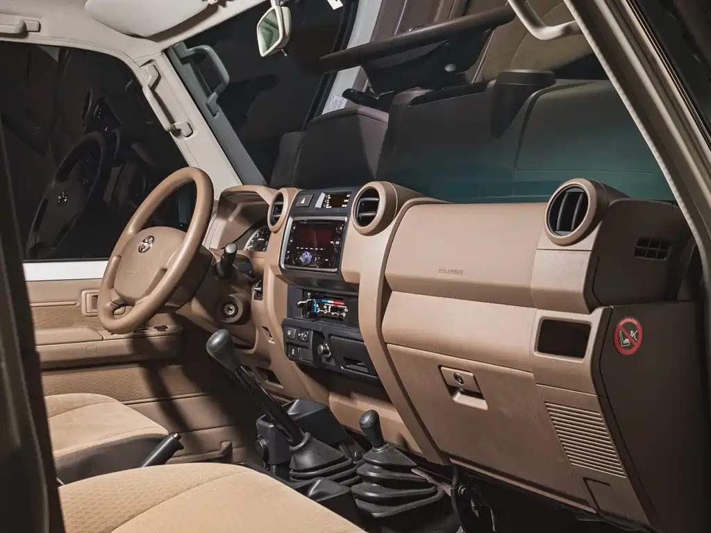 Land Cruiser LC76 2022 4.0L Manual