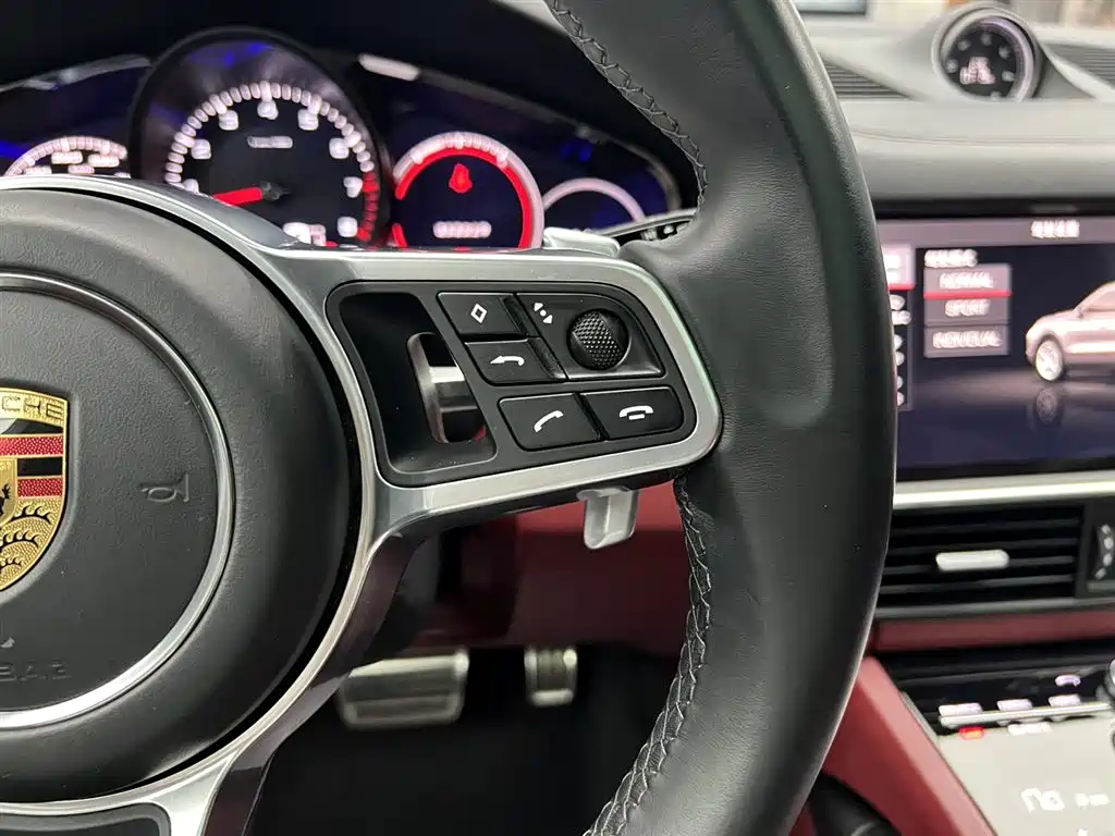 Porsche Cayenne 2022 Platinum Edition