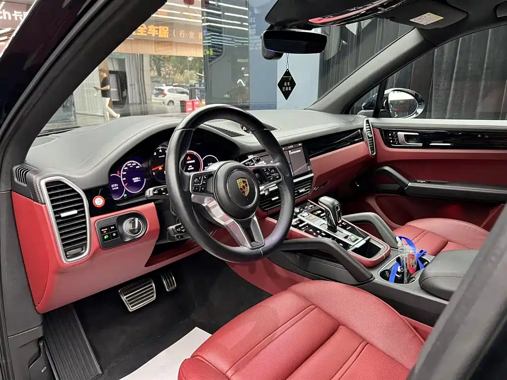 Porsche Cayenne 2022 Platinum Edition
