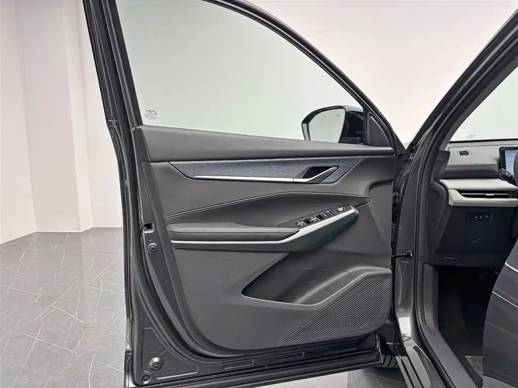 Changan CS75PLUS 2026 Smart Champion Edition 1.5T New Blue Whale Intelligent Navigation Model