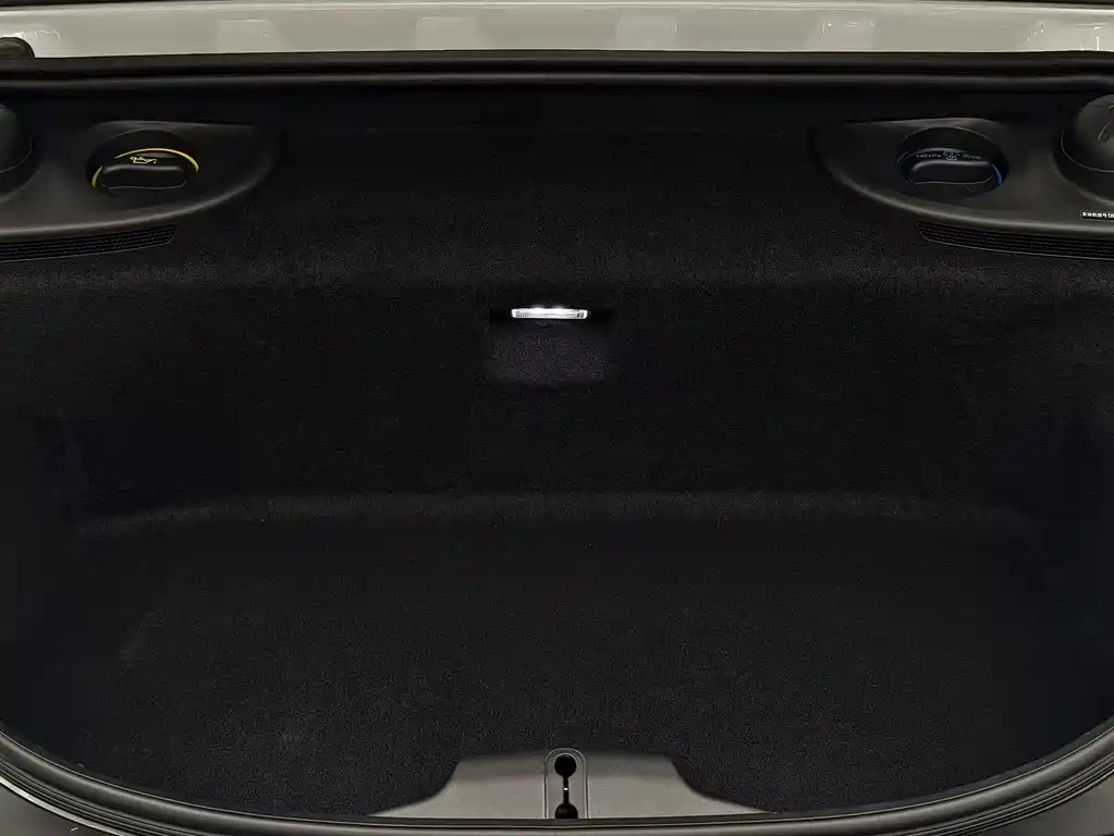 Porsche 718 Boxster 2.0T (2025)