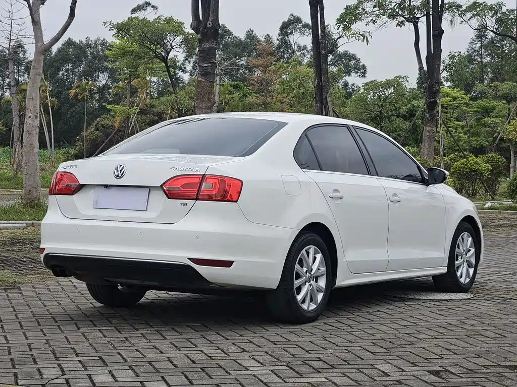 Volkswagen Sagitar 2012 1.4TSI Automatic Luxury Edition