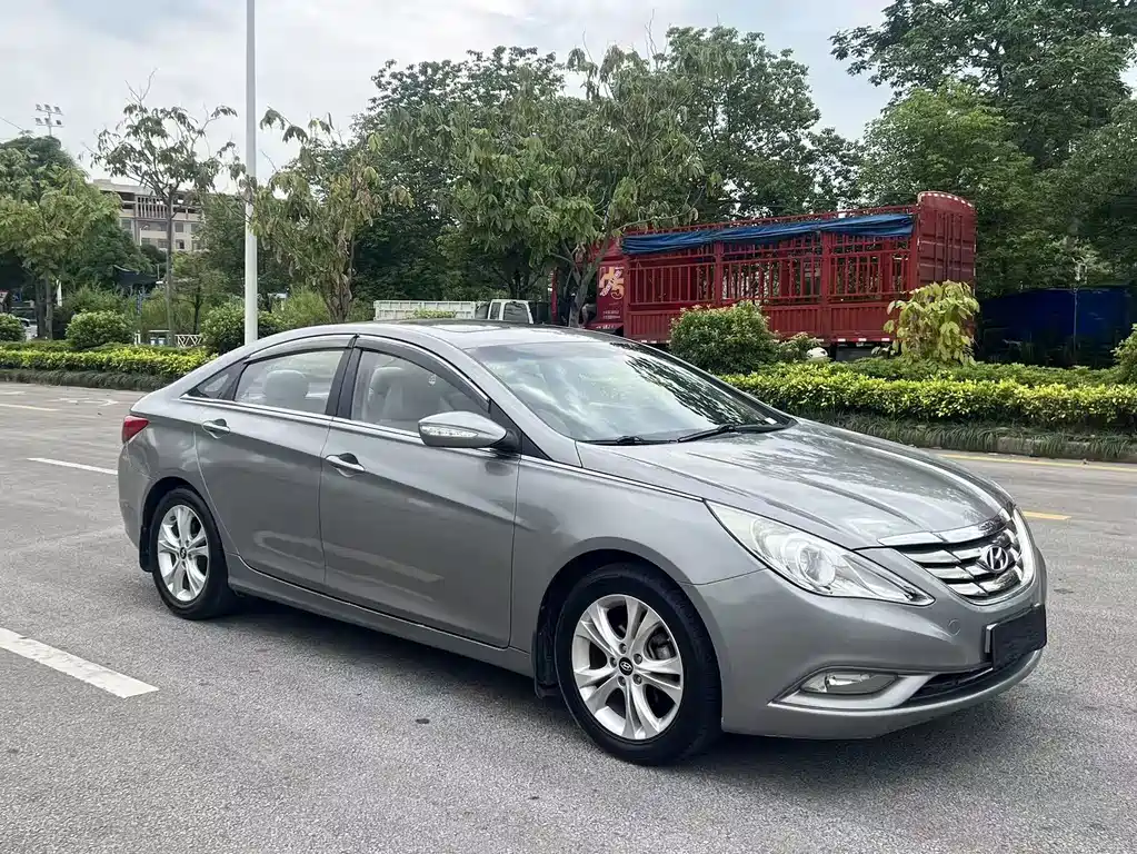 Sonata 2011 2.0L Automatic Leading Edition