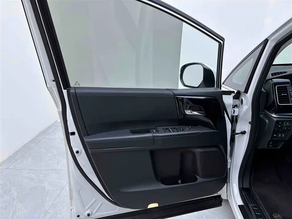 Honda Elysion 2019 2.0L Hybrid Supreme Edition