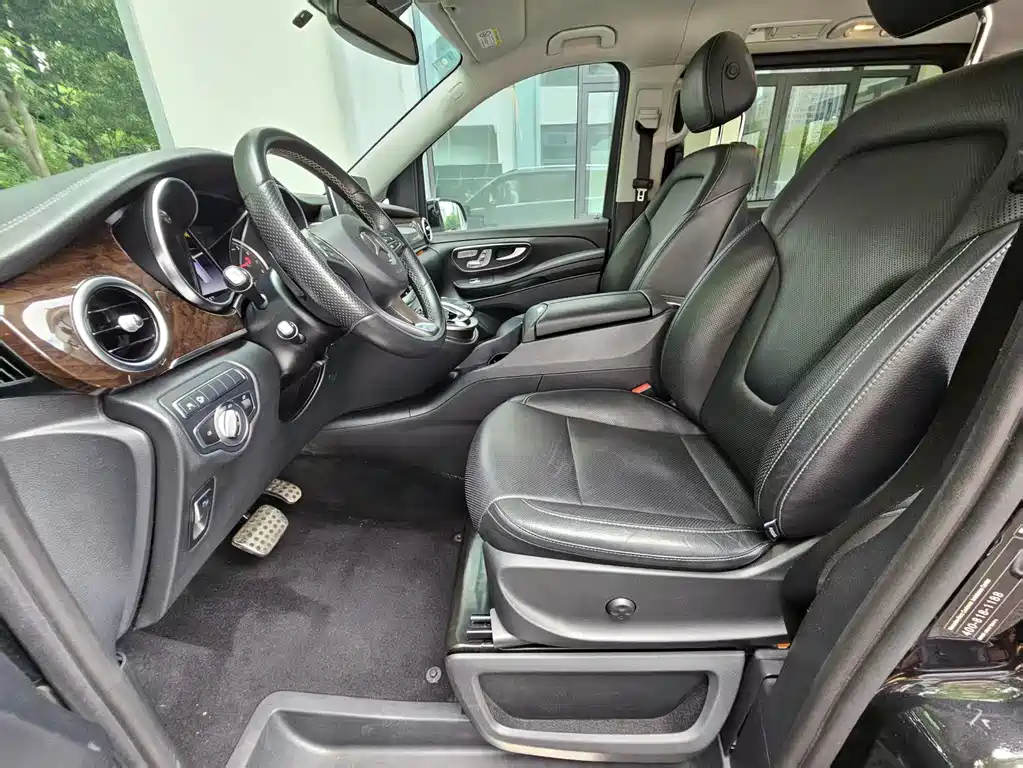 Mercedes-Benz V-Class 2018 V 260 Exclusive Edition China VI