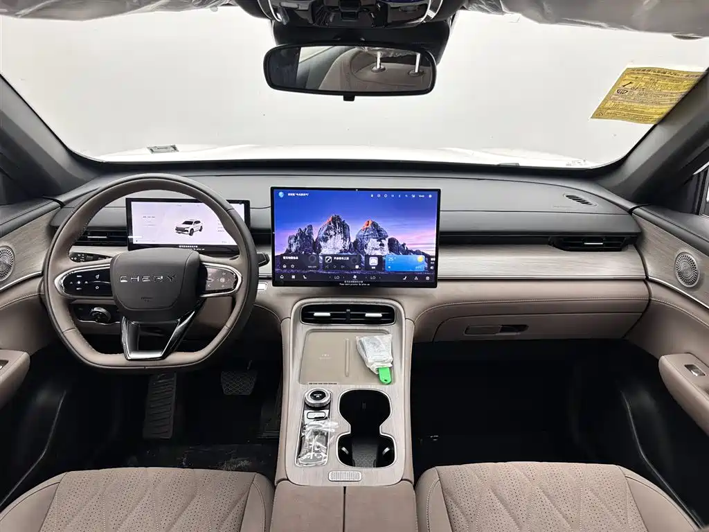 Chery Tiggo 8 PLUS 2025 290TGDI DCT Momentum Edition