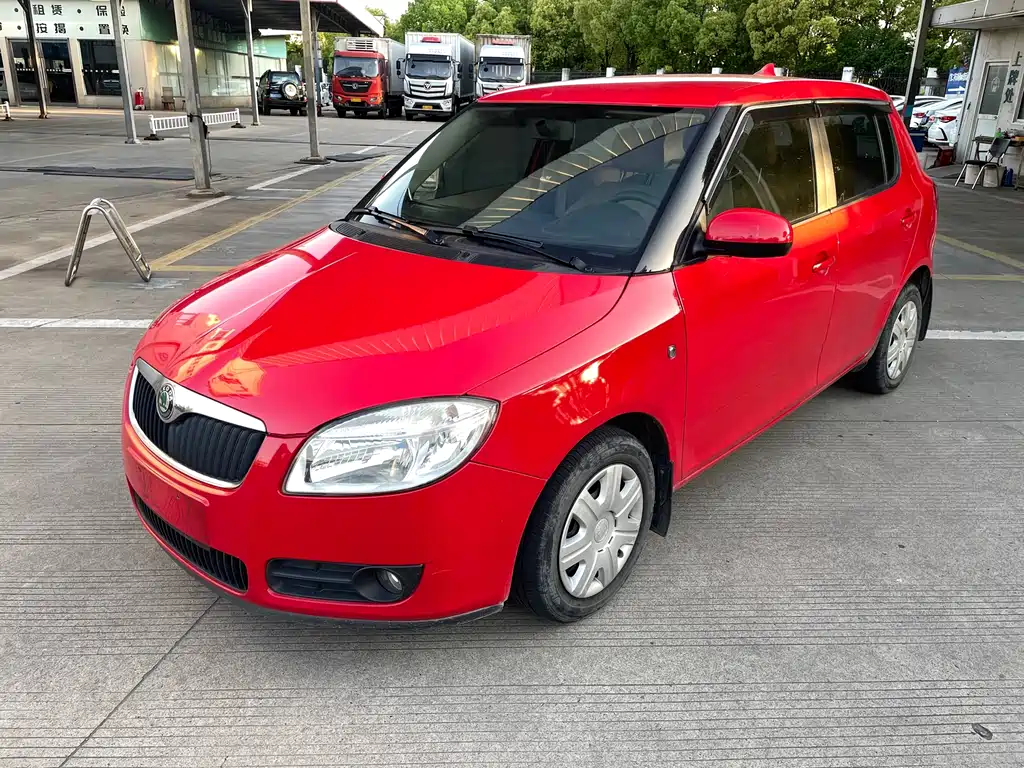 Skoda Fabia 2011 1.4L Automatic Jingling Edition
