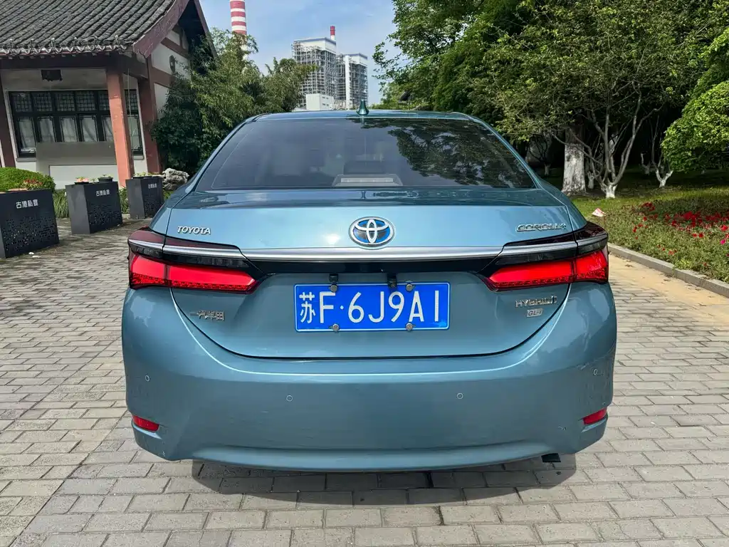 Toyota Corolla 2017 Facelift Hybrid 1.8L E-CVT Elite Edition
