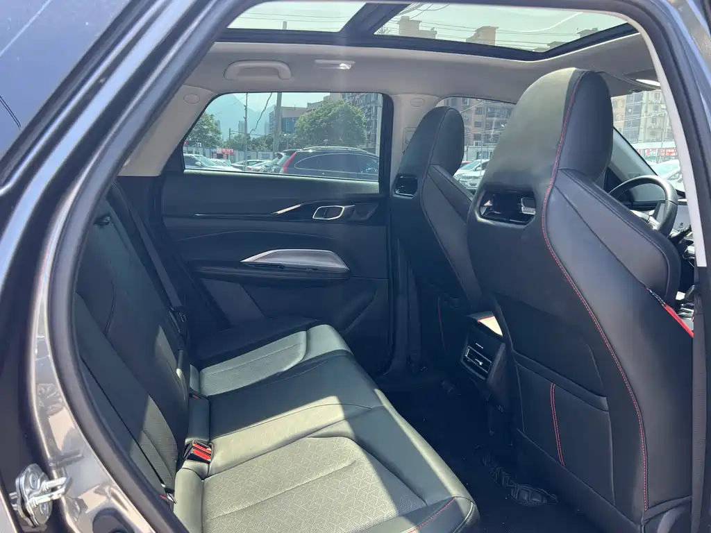 Changan Oshan Z6 2022 Blue Whale 1.5T DCT Smart Navigation Edition