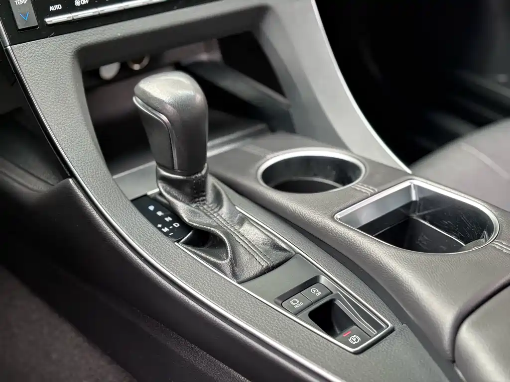 Toyota Avalon 2019 2.0L XLE Premium Edition China VI