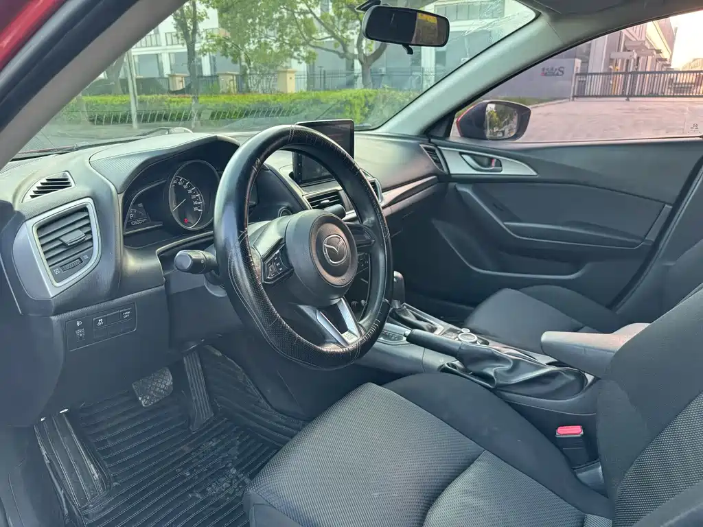 Mazda 3 Axela 2017 Sedan 1.5L Automatic Comfort Edition China V