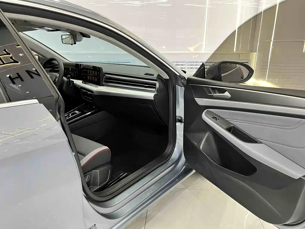 Volkswagen Lamando L 2022 280TSI DSG Cool Spicy Edition