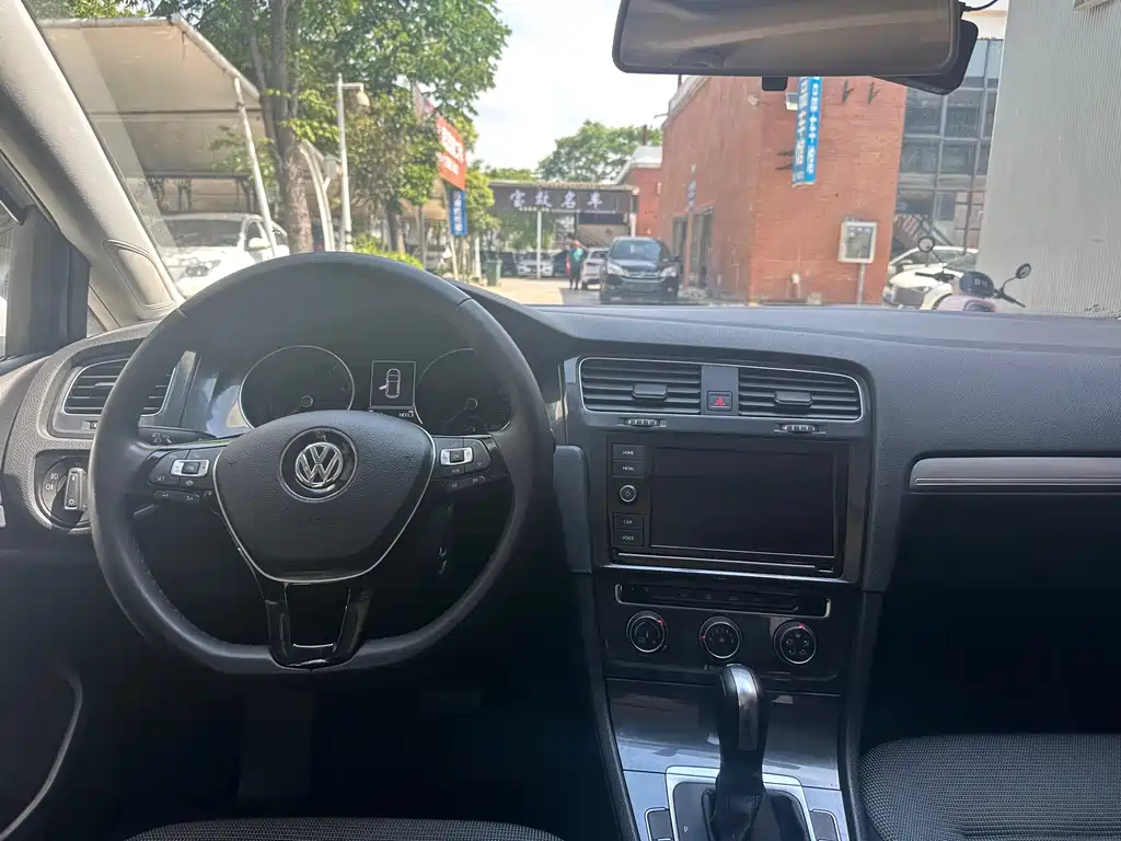 Volkswagen Golf 2019 1.6L Automatic Comfort Edition China V
