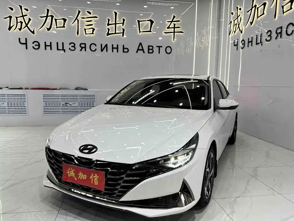 Hyundai Elantra 2022 1.5L CVT LUX Premium Edition